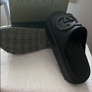 Interlocking G slides